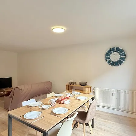 Apartamento For 6 People - Thermal Baths, Nature And Skiing *